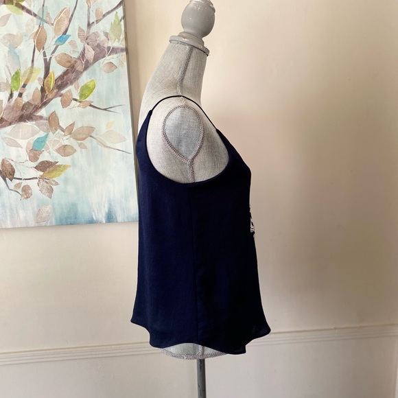 EXPRESS TOP 💙NAVY BLUE💙 WITH WHITE DETAILS SLIP ON SLEEVELESS TOP 🌟EUC🌟 - Picture 4 of 9